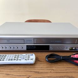 JVC HR-XVC39 VCR / DVD Combo VHS Player HDMI w Remote - Tested & Working