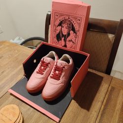 Nicki Minaj.       Loci Size 7 