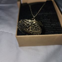 Beautiful Star Shaped AUROMA THERAPY Necklace #New In Box