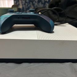 Xbox One S 1TB with a controller 