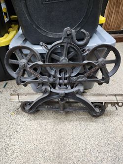 Antique Harvard Harvester Hay Trolley - Hunt Helm & Ferris (Cast Iron)