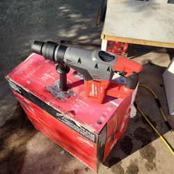 Milwaukee
M18 FUEL 18V Lithium-Ion Brushless Cordless 1-9/16 in. SDS-Max Rotary Hammer (Tool-Only) STORE PRICE $599