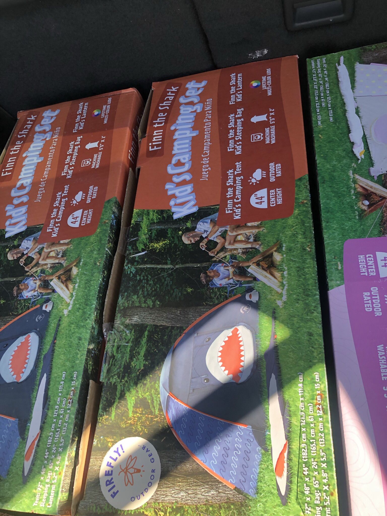 BRAND NEW SHARK TENT WITH SLEEPING BAG