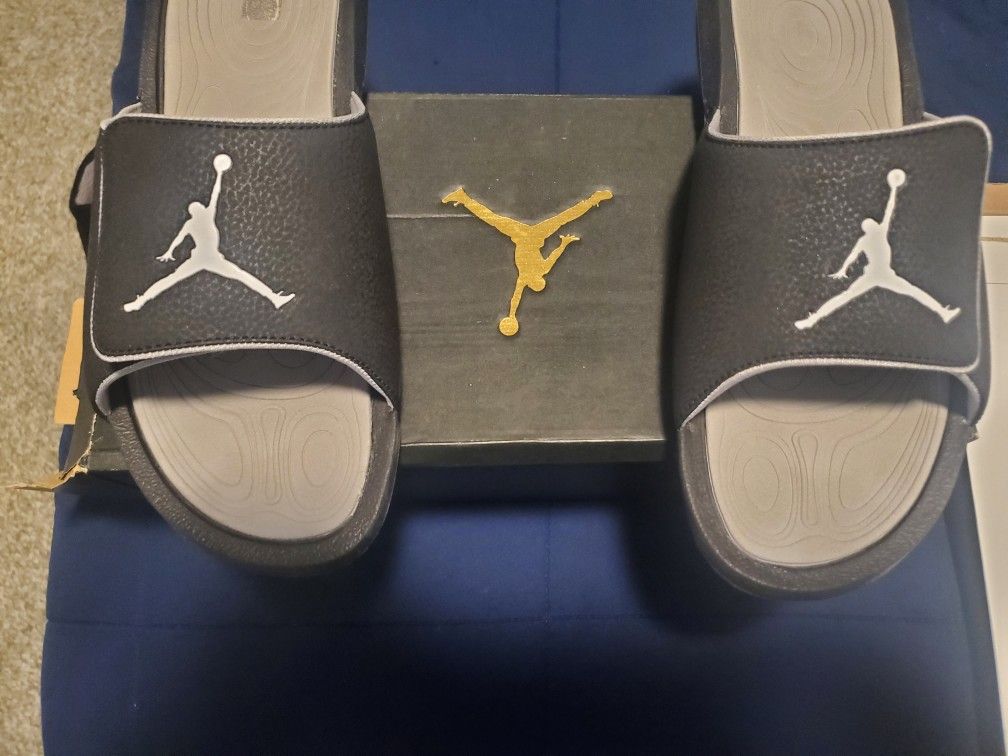 Men's Black Jordan Slip-On (12)