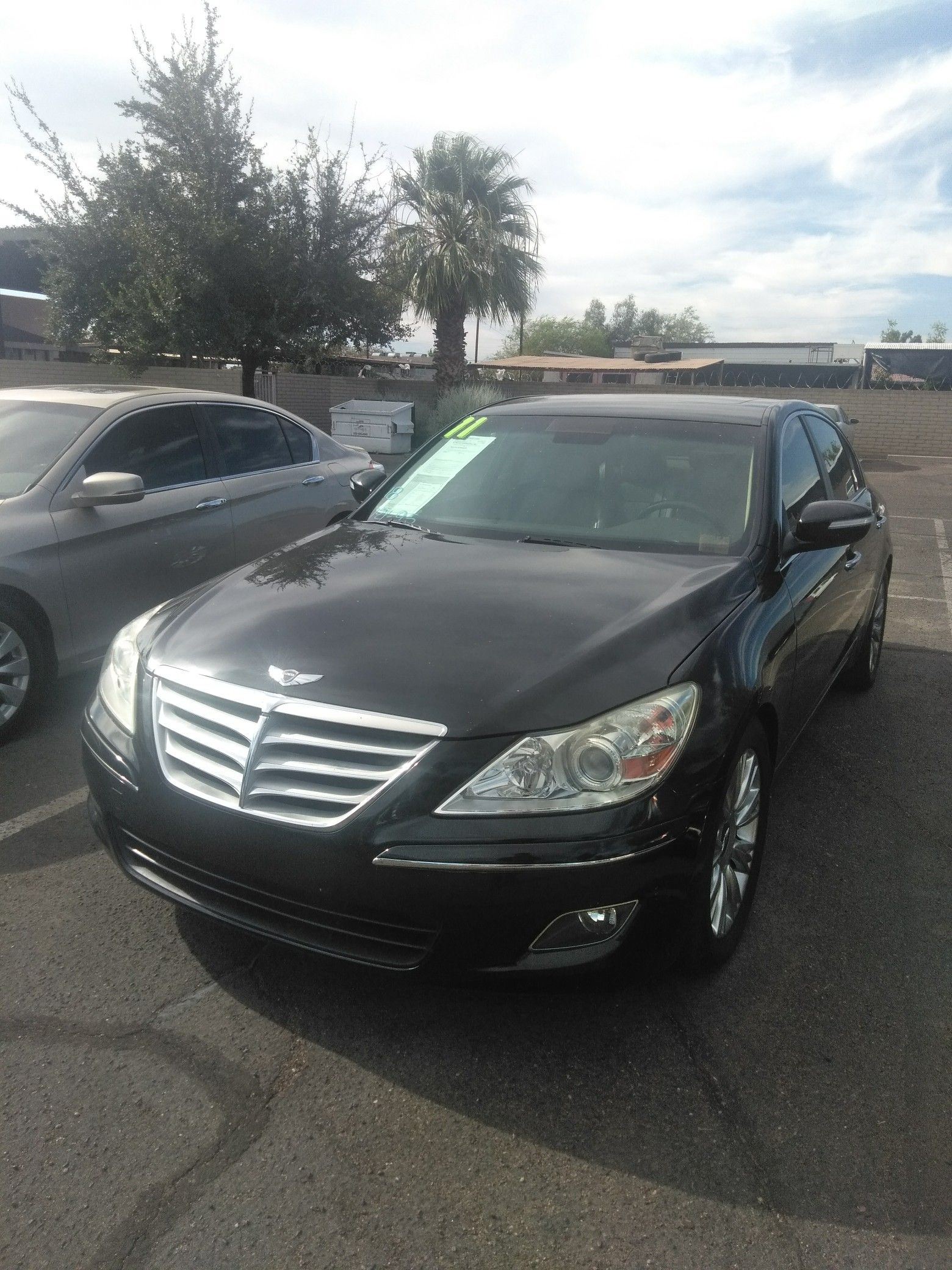 2011 Hyundai genesis 🌷 starting at $799 down payment 🌷 we help everyone 🌷 aqui su amigo jesus les ayuda