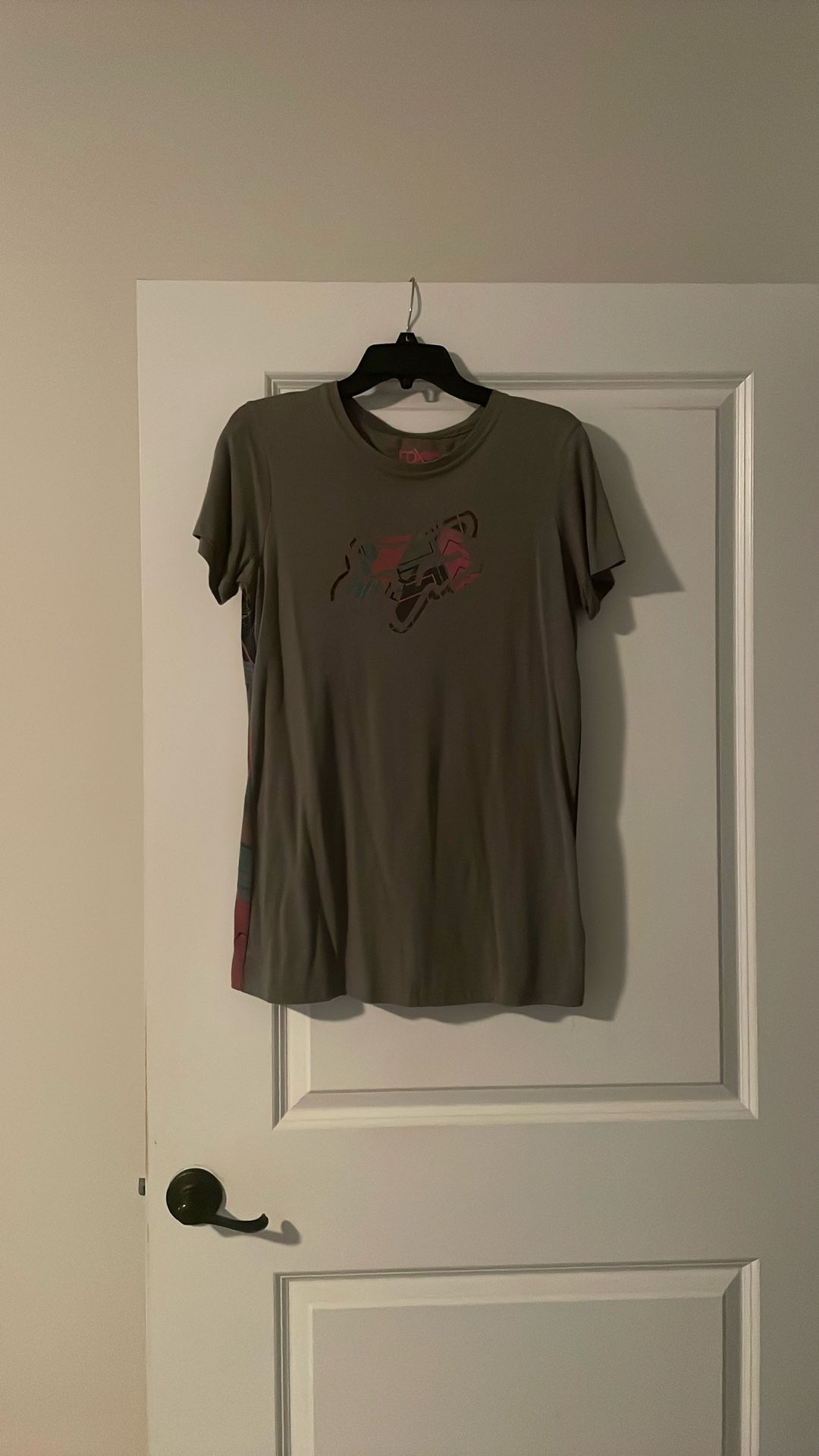  Size L t-shirt 