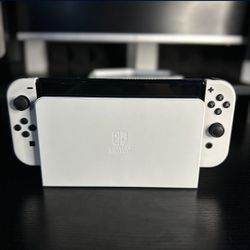 Nintendo Switch ( OLED )  Bundle ( With case)