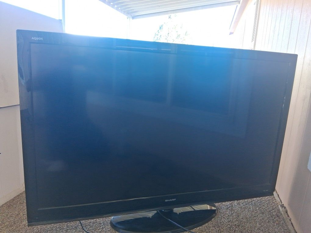 Flat Screen TV 55 Inches. Great Shaprp