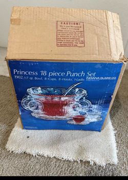 Princess Crystal Punch Bowl Set in box scalloped edge