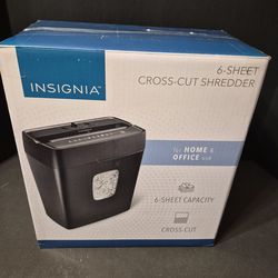 Insignia 6-sheet paper shredder