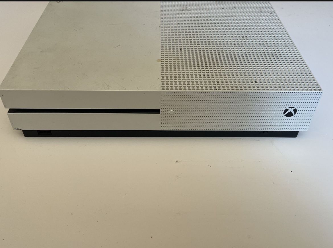 Xbox One S with controller