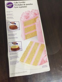Cake leveler