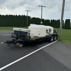 Portable pressure washing machine with 3 pumps 4000 psi and 2 tanks of 550 gallons each that’s 1100 gallons 
