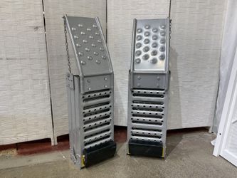 LARIN Foldable Loading Ramps – Silver (Set of 2)