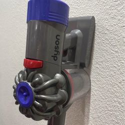 Kids Play Dyson Vacuum 