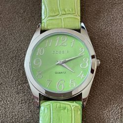 Woman’s Watch (green)