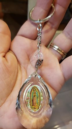 Llavero de cristal con la virgen