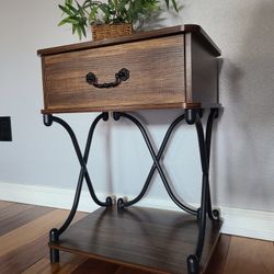 Vecelo Nightstand