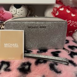 Michael Kors Glitter Wristlet/wallet