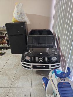 12v Toy Car Mercidiz 2 Seater.
