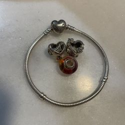 Pulsera Y Charms PANDORA 925 $120