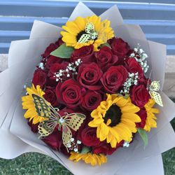 Flower Bouquet/ Flower Arrangements / Valentines Gift