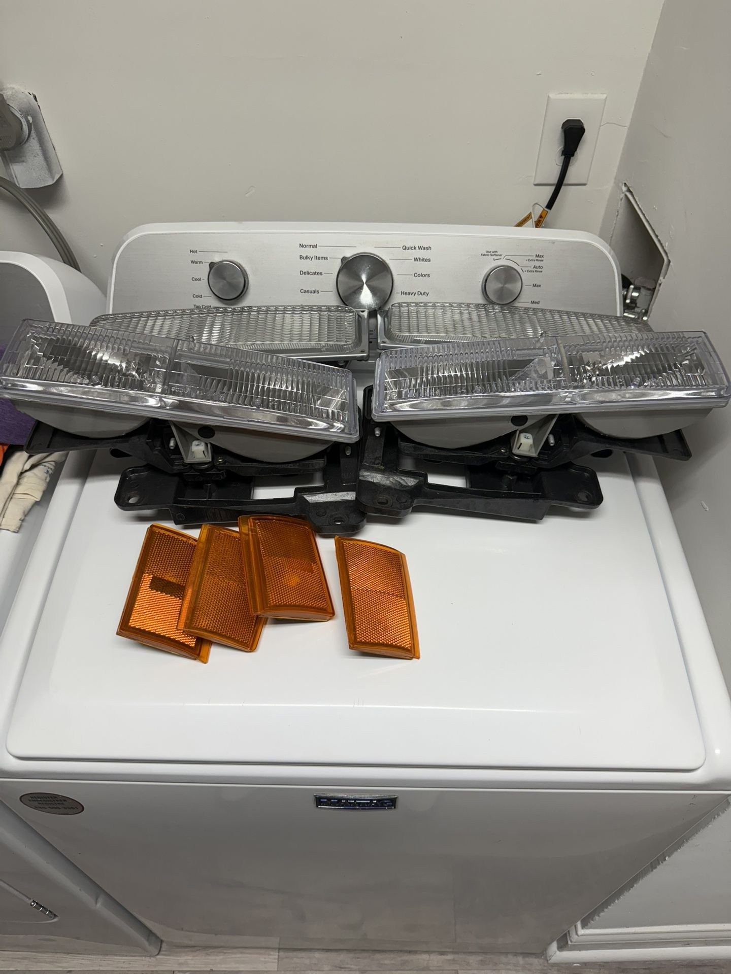 1990 To 1999 Chevy Silverado C1500 Headlights