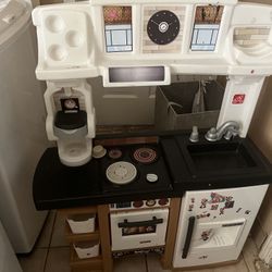 Play Kitchen 