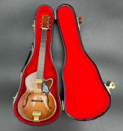 Rock Roll Hall Of Fame Miniature Shaped Mini Guitar And Case Archtop Guitar 2006