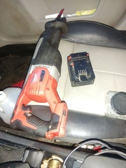 Milwaukee sawsall with battery