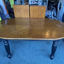 Kitchen/dining room table