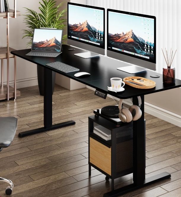 Electric Standing Desk – Adjustable Height – Black – Like New!