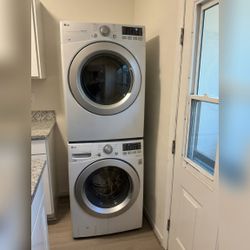 LG Washer and Dryer - Good - Denver, CO