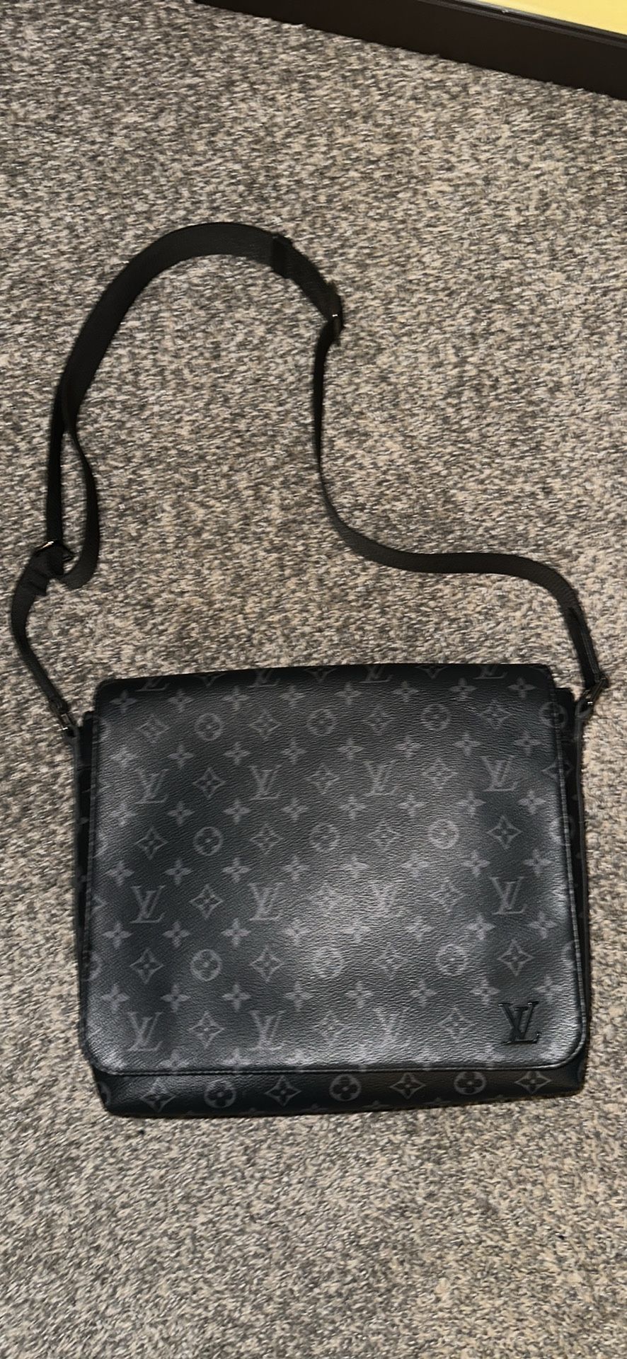 Louis Vuitton Messenger Bag