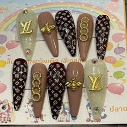 Beautiful Press On Nails 