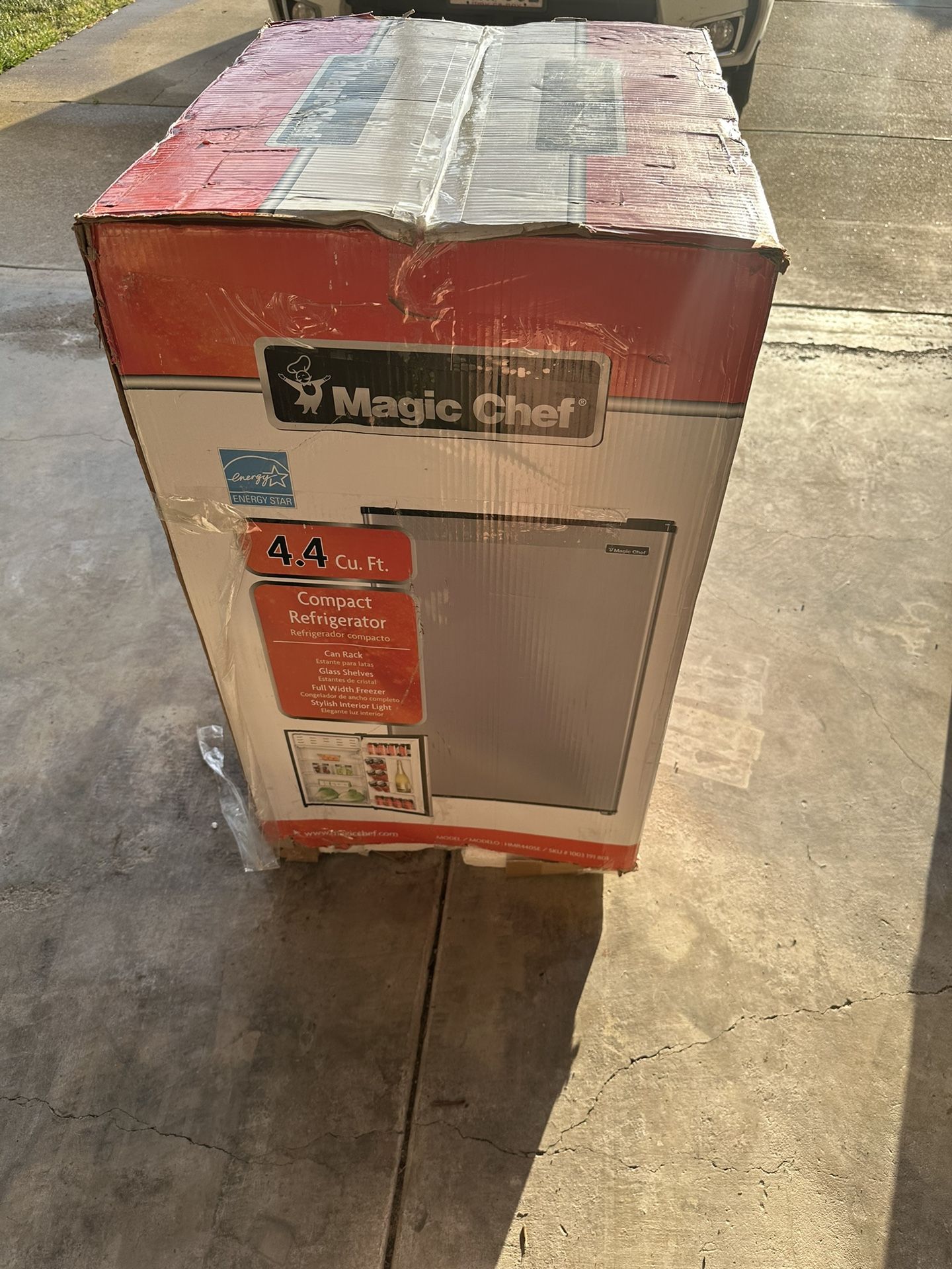 Magic Chef 4.4 Mini Refrigerator