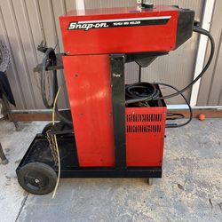 Snap-on YA240A MIG WELDER commercial 220v asking $600