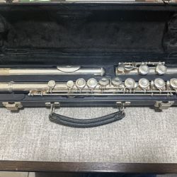 Selmer FL302 Flute 