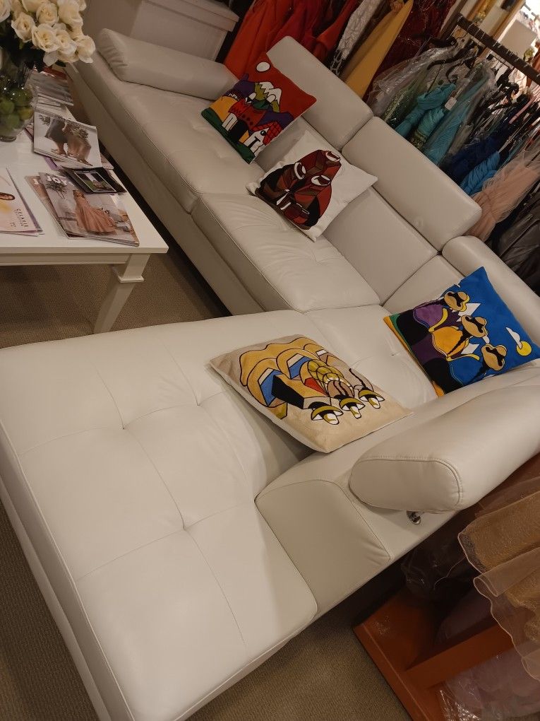 *Wow!!!*---Sophisticated Ibiza White Leather Sectional Sofa W/Ottoman---Pickup Only!!!