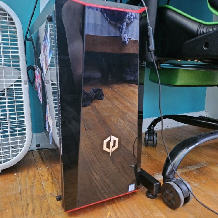 COMPUTER SET FOR SALE.