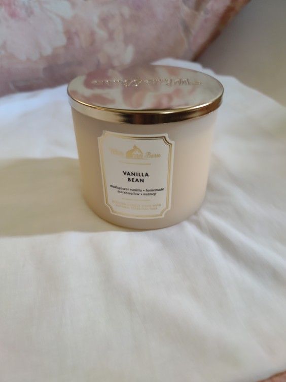 White Barn Candle
