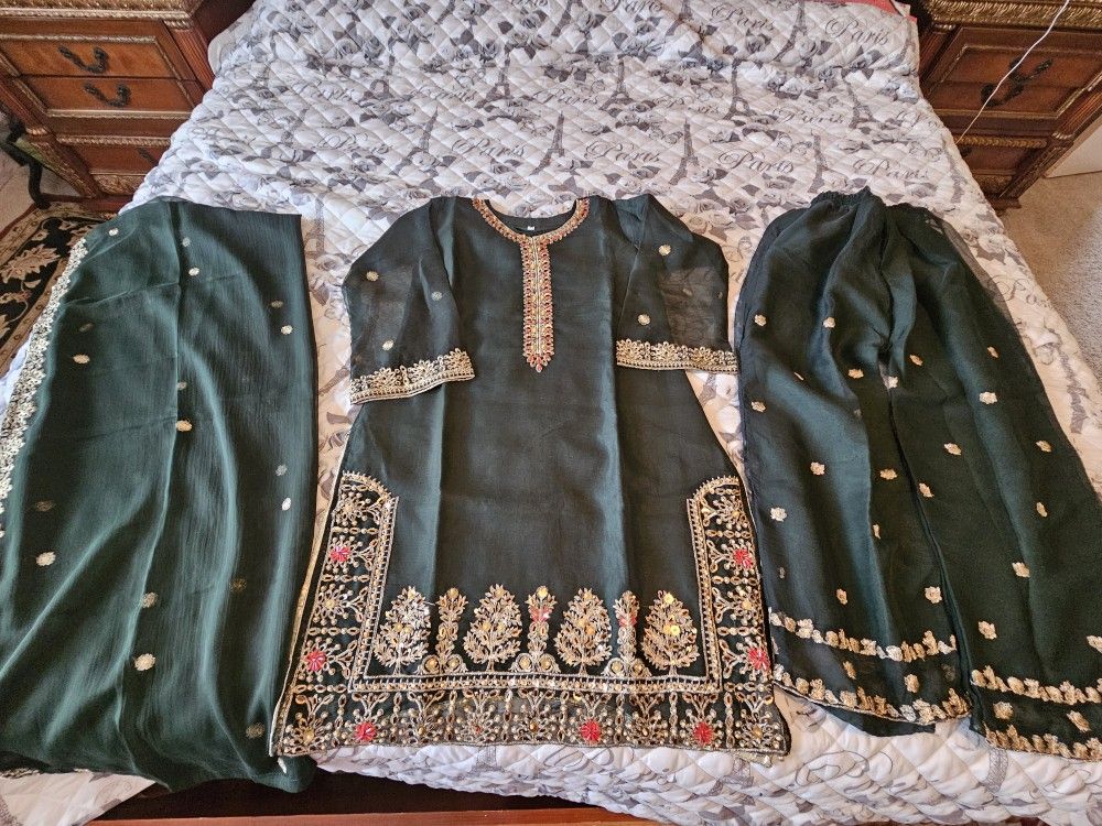 Pure Shaffon Medium to Small Size 3 Peice (long Scarf, Shirt & Trouser)Embroidered 