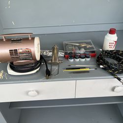 Airbrush, compressor and accessories