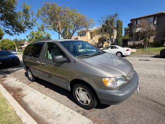 1999 Toyota Sienna