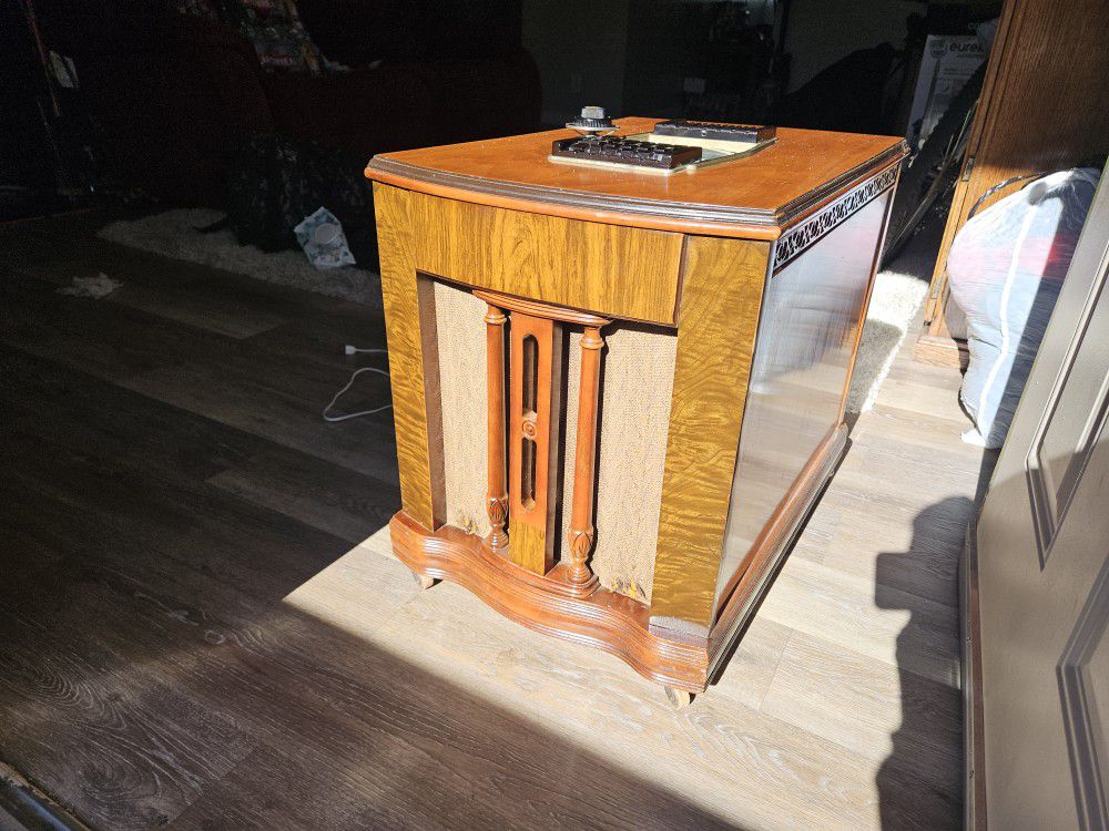 Antique 1942 Zenith Table Side Radio(WORKS) $300 OBO
