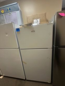 Hotpoint Apartment Sized Refrigerator