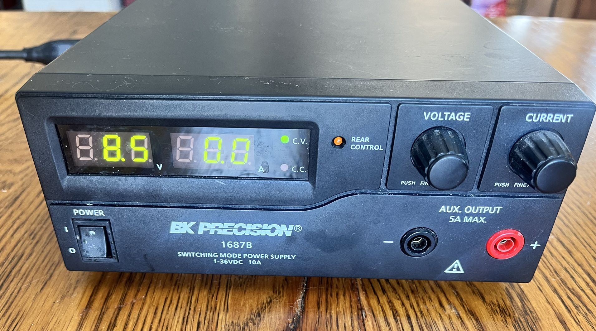 BK Precision 1687B - Switching Bench DC Power Supply