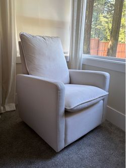 Babyletto Cali Swivel Glider