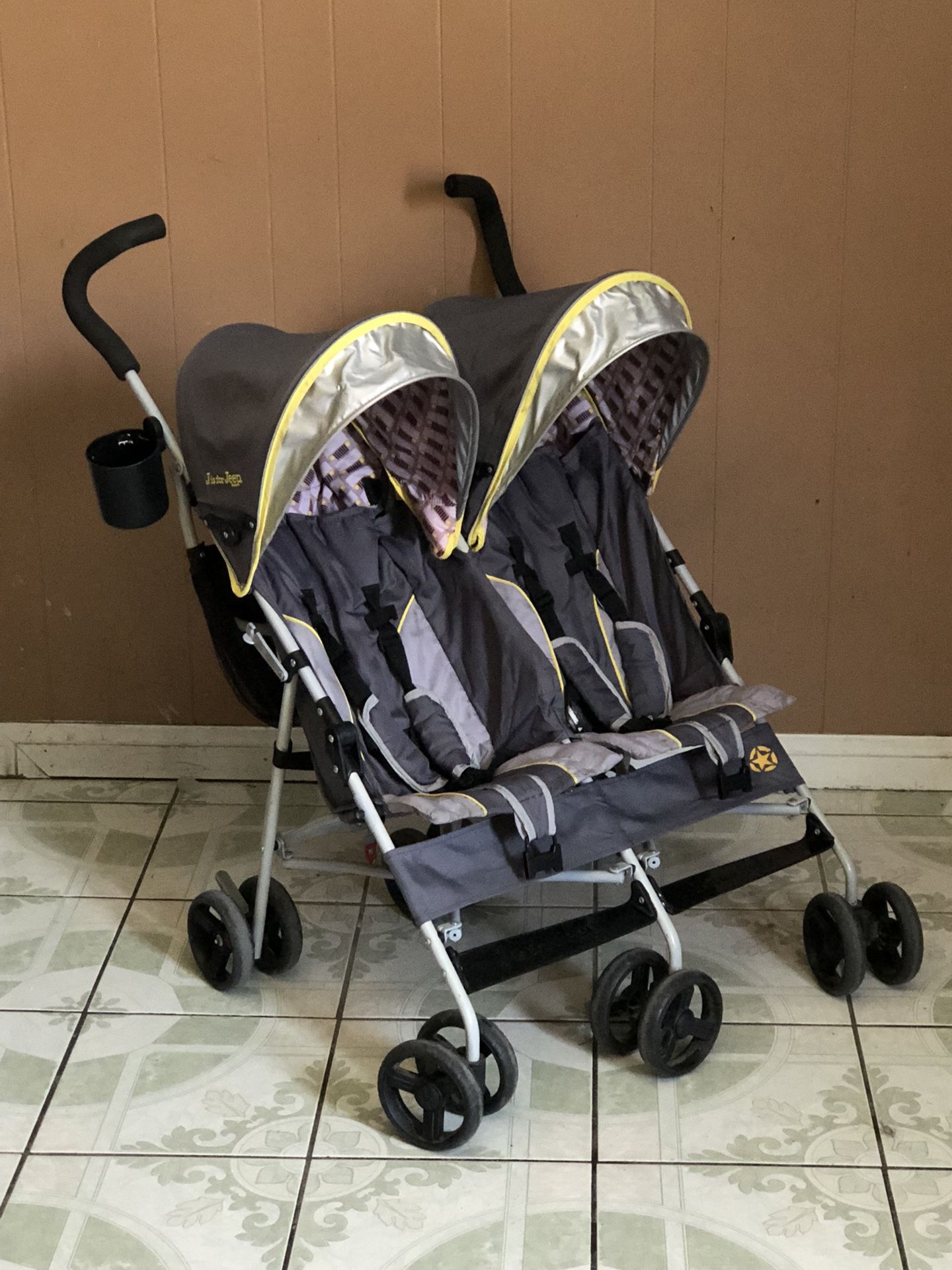 LIKE NEW JEEP DOUBLE STROLLER!!!