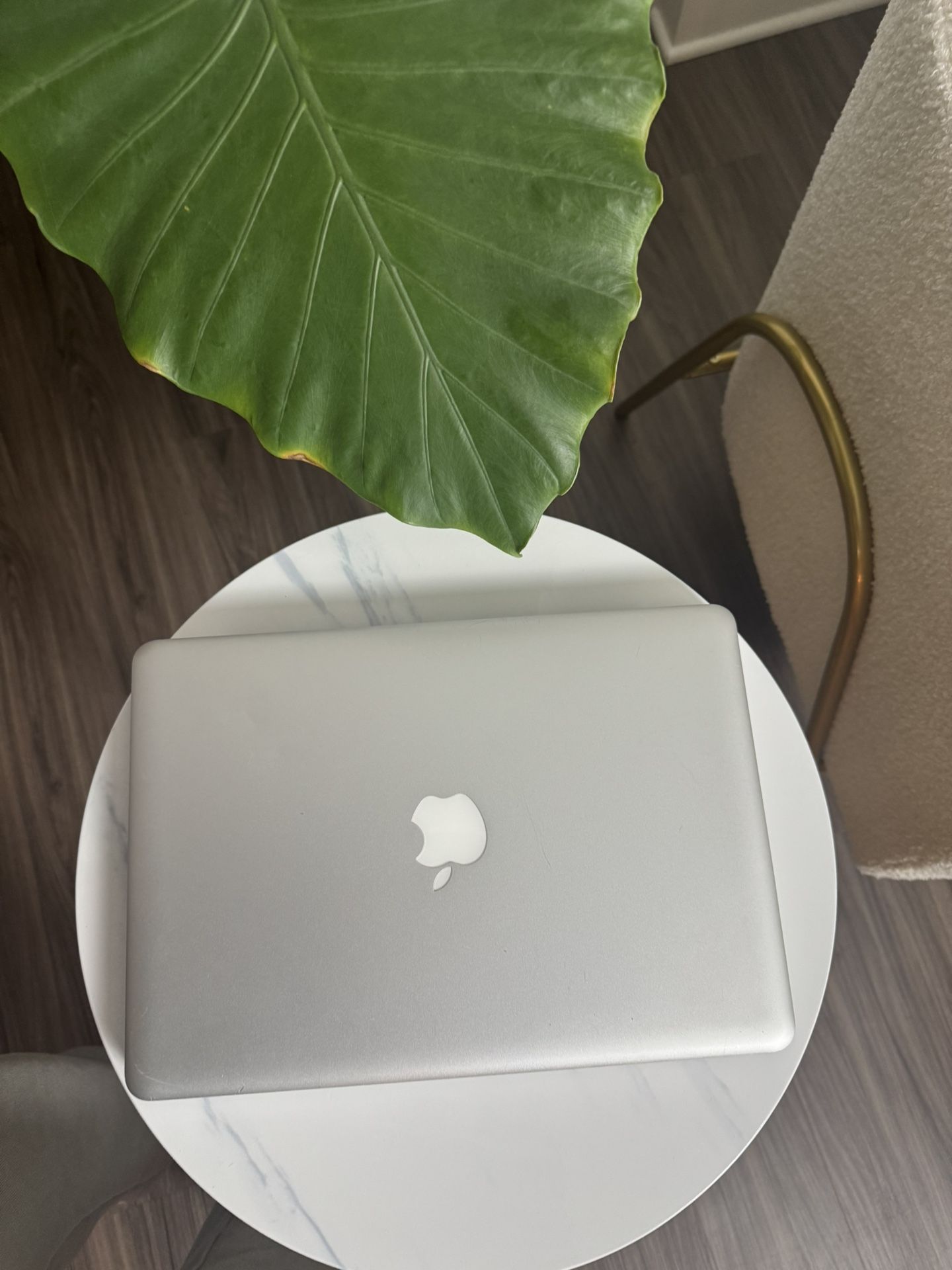 2018 MacBook Pro 15 inch 2.2 6-Core i7